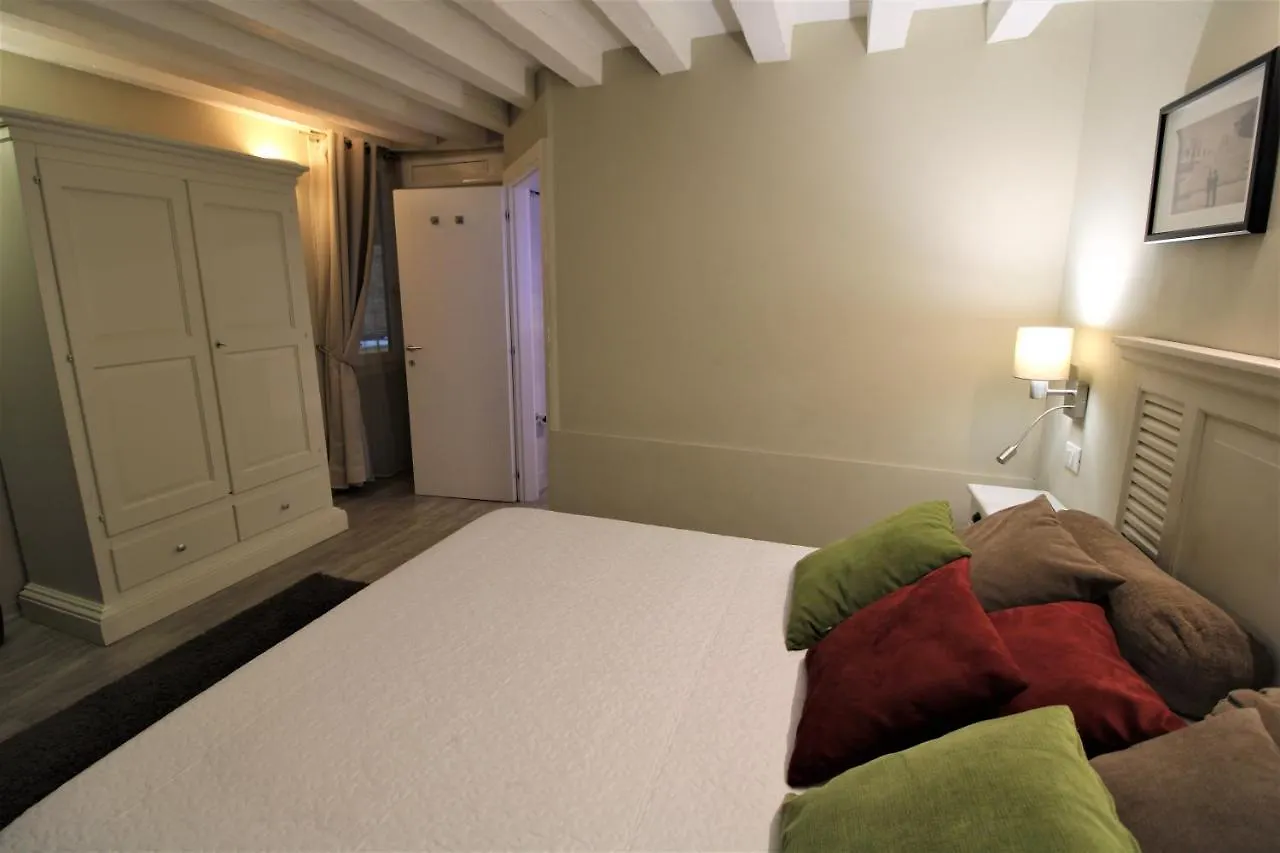 San Marco Fenice 3Bdr 2Bth Apartment Venice